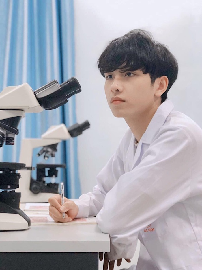 Ảnh: 10X trường Y 'nổi như cồn' nhờ bức ảnh thẻ điển trai - 3