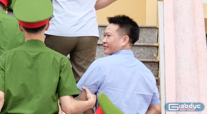 Cán bộ nâng điểm ở Hòa Bình: 'Có Trưởng phòng PA83 chống lưng, lo gì' - 1