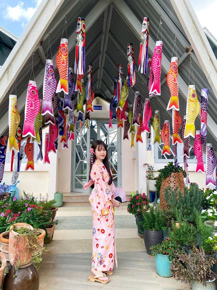 Nhan sắc các cô gái từng hẹn hò với chân sút điển trai Quang Hải - 6