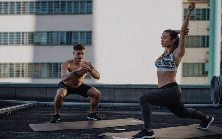 Không cần tới phòng tập, bạn có thể rèn luyện sức khỏe với bài tập này tại nhà - 8