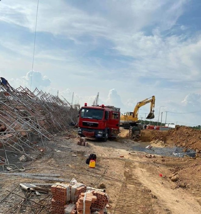 Hiện trường đổ nát tang thương sau vụ sập tường 10 người chết ở Đồng Nai - 3