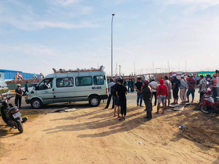 Sập tường đang thi công ở Đồng Nai, 10 người chết, nhiều người bị vùi lấp - 3