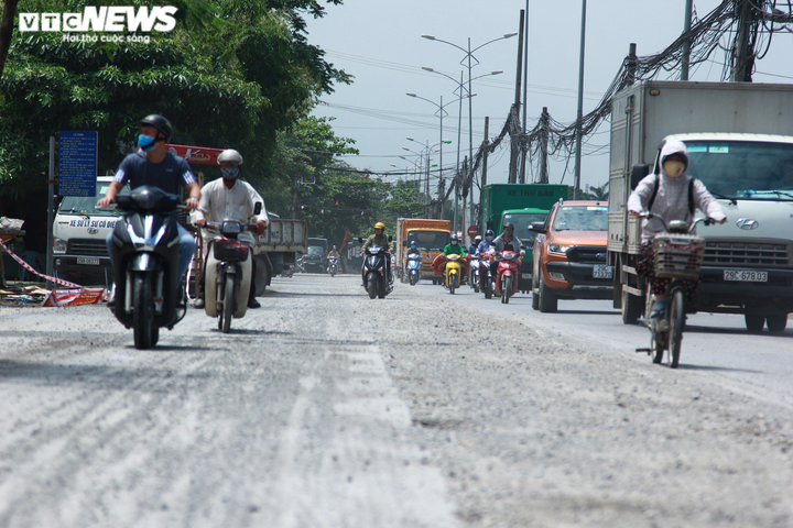 Dự án đường ống nước sạch thi công ì ạch, dân Hà Nội khốn đốn - 4
