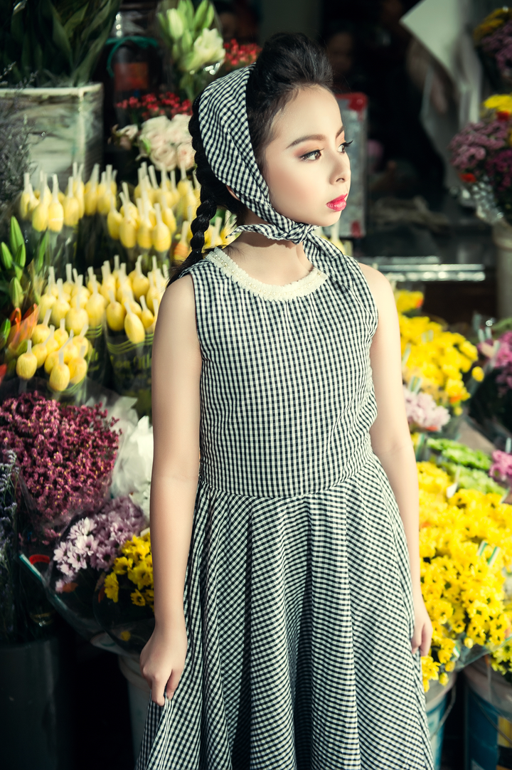Mẫu nhí Quỳnh Anh hóa tiểu thư kiêu kỳ trong bộ sưu tập chào hè - 3