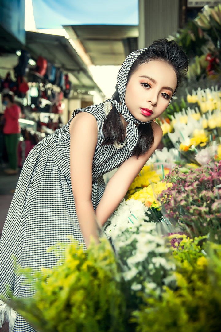 Mẫu nhí Quỳnh Anh hóa tiểu thư kiêu kỳ trong bộ sưu tập chào hè - 2