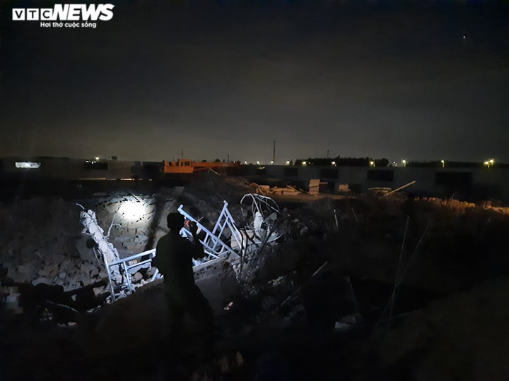 Sập tường 10 người chết: Bé gái kể phút kinh hoảng thấy mẹ bị vùi lấp - 2