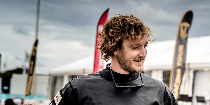 Dung mạo và cuộc sống cổ tích của hoàng tử đẹp trai, đào hoa nhất châu Âu - 13