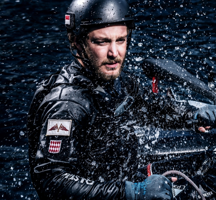 Dung mạo và cuộc sống cổ tích của hoàng tử đẹp trai, đào hoa nhất châu Âu - 11