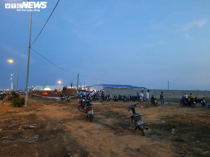 Cận cảnh hiện trường vụ sập tường làm 10 người chết ở Đồng Nai - 2