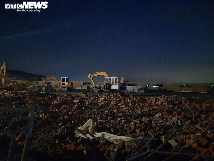 Cận cảnh hiện trường vụ sập tường làm 10 người chết ở Đồng Nai - 4