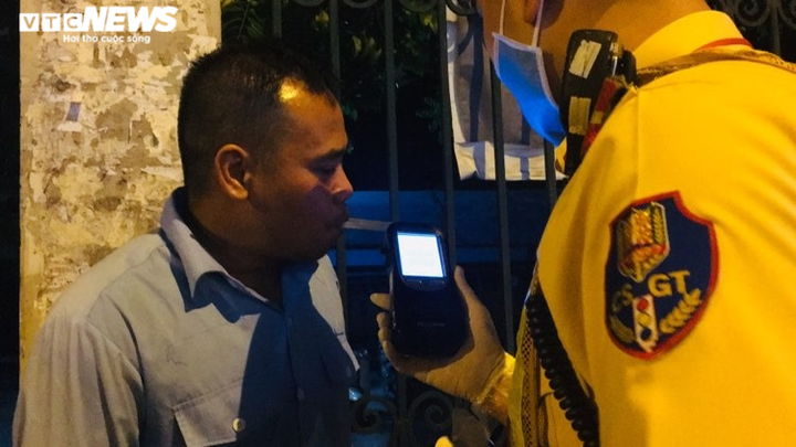 Vi phạm kịch khung nồng độ cồn, tài xế hốt hoảng hỏi mức phạt để vay tiền nộp - 5