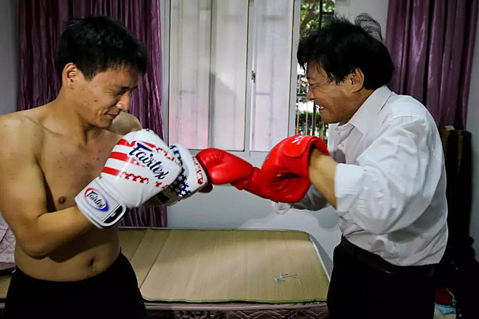 ‘Vua bại não’ quyền anh Trung Quốc muốn tái đấu, hiến thận cứu cha - 3