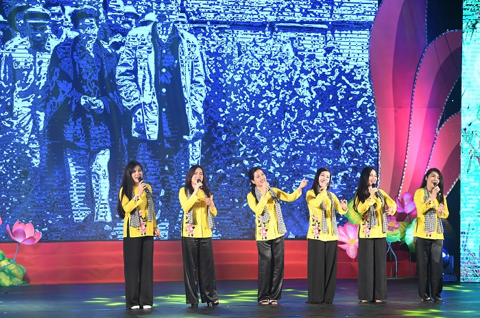 Chương trình nghệ thuật 'Đẹp nhất tên Người' khắc họa đậm nét chân dung Bác Hồ - 7