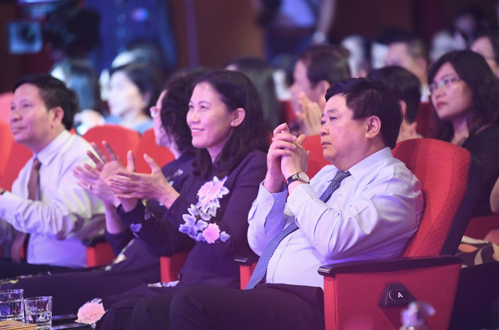 Chương trình nghệ thuật 'Đẹp nhất tên Người' khắc họa đậm nét chân dung Bác Hồ - 3