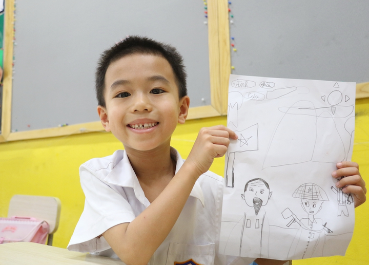 Hơn 1.500 học sinh vẽ tranh mừng sinh nhật Bác - 2