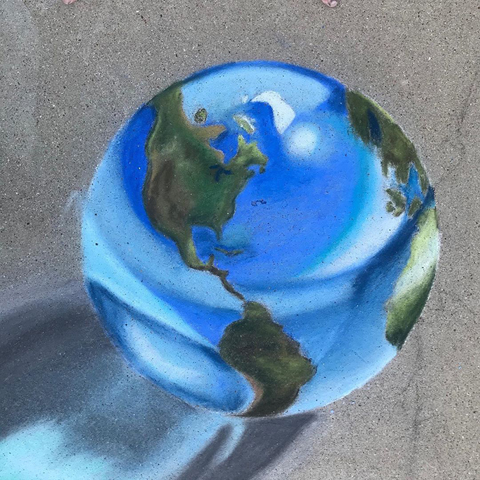 Mua vui cho hàng xóm mùa COVID-19 bằng loạt tranh 3D bằng phấn y như thật - 6