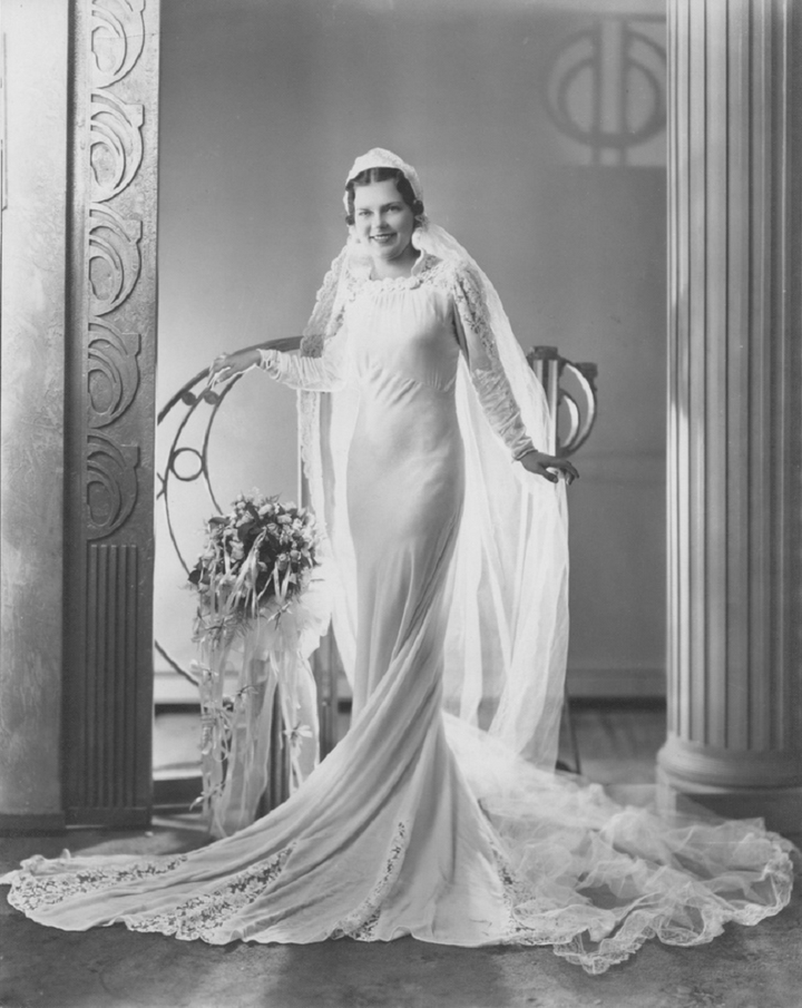 Dân mạng thế giới rộ trào lưu khoe ảnh cưới của bà từ thế kỷ trước - 3