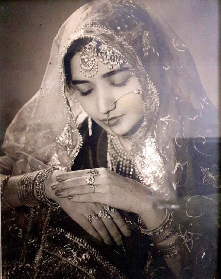 Dân mạng thế giới rộ trào lưu khoe ảnh cưới của bà từ thế kỷ trước - 7