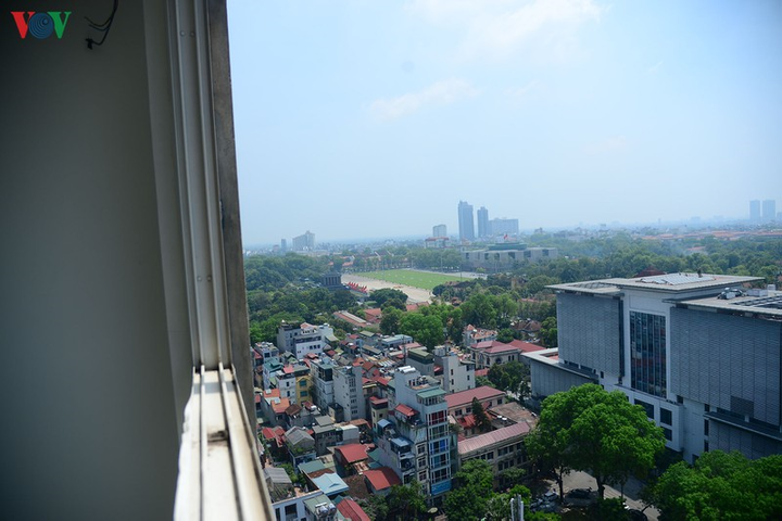 Cận cảnh cắt bê tông cốt thép ở tầng 18 tòa nhà 8B Lê Trực bằng lưỡi kim cương - 12