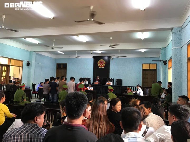 Vận chuyển gỗ lậu, giang hồ khét tiếng Hùng 'Sida' lĩnh 4,5 năm tù - 2