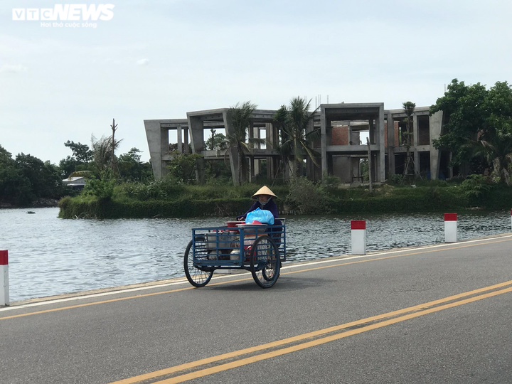 Nhọc nhằn mưu sinh giữa trời nắng nóng hơn 40 độ C ở miền Trung - 3