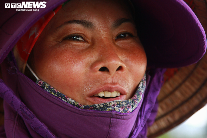 Người Hà Nội chui gầm đường vành đai tránh nắng nóng hơn 50 độ C - 9