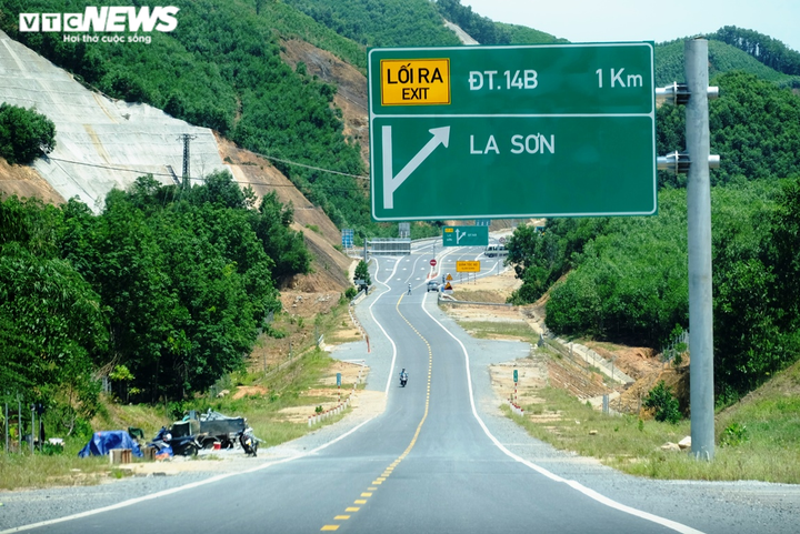 Cao tốc La Sơn – Túy Loan: Chuẩn bị thông xe, vẫn vướng giải phóng mặt bằng - 8