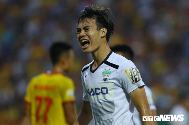 Trận đấu lịch sử thế giới Nam Định vs HAGL: Vạn người vào sân sau COVID-19 - 2