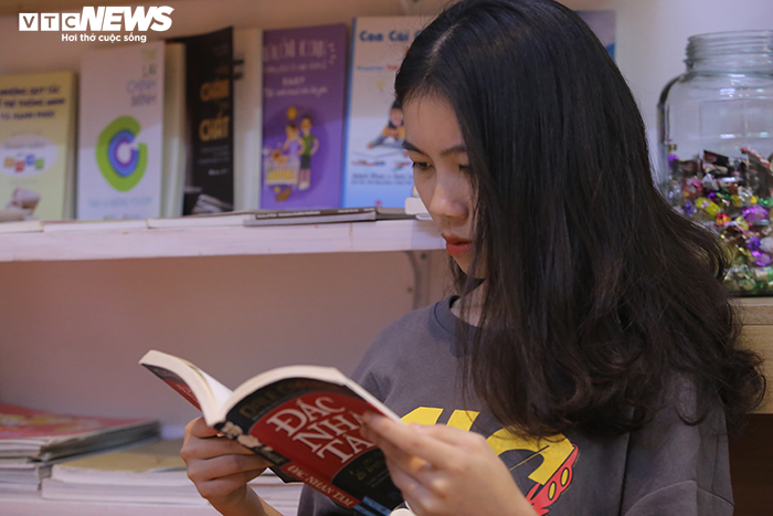 Ảnh: Thư viện miễn phí ở Hà Nội - nơi cả đồ uống, bánh kẹo cũng free - 7