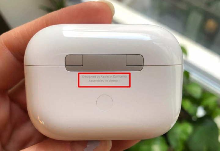 Sản xuất ở Việt Nam, mua AirPods trong nước có rẻ hơn nước ngoài? - 1