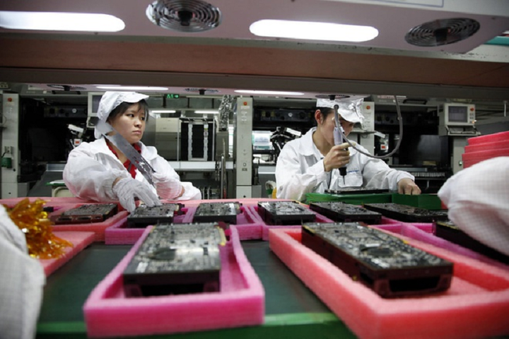 Sản xuất ở Việt Nam, mua AirPods trong nước có rẻ hơn nước ngoài? - 2