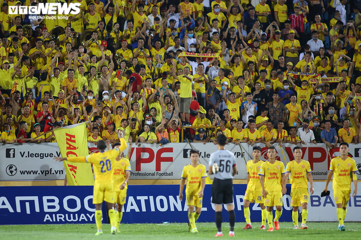 Trận đấu cả thế giới thèm muốn: Văn Toàn, Tuấn Anh lực bất tòng tâm - 8