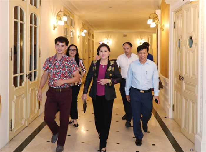 Chủ tịch Quốc hội Nguyễn Thị Kim Ngân xem vở 'Bệnh sĩ' - 1