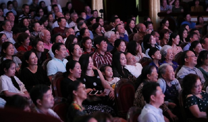 Chủ tịch Quốc hội Nguyễn Thị Kim Ngân xem vở 'Bệnh sĩ' - 6