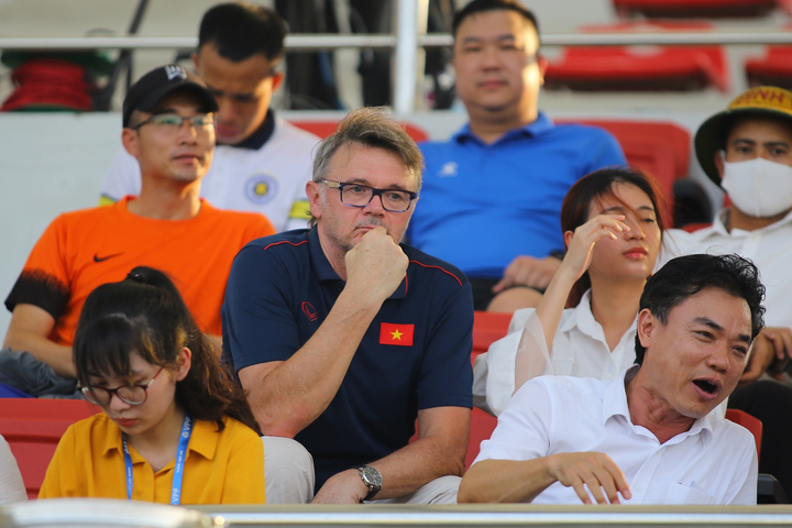 Cựu tuyển thủ Lê Phước Tứ: Phố Hiến học hỏi nhiều từ 'phù thủy trắng' Troussier - 1