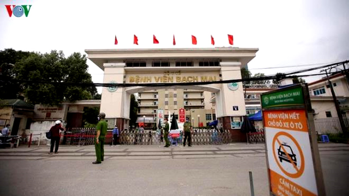 BV Bạch Mai bỏ giường dịch vụ: Nhà giàu muốn sướng hãy đến bệnh viện tư - 1
