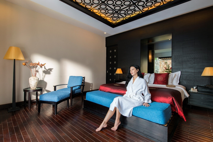 Mừng thương hiệu mới, Lapochine Beach Resort tặng đến 99% giá phòng - 1