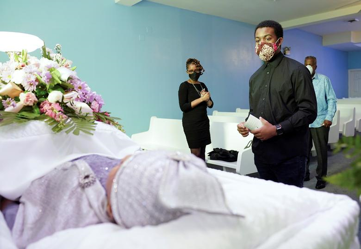 Cập nhật COVID-19 27/5: Mỹ vượt cột mốc tang thương 100.000 người chết - 1