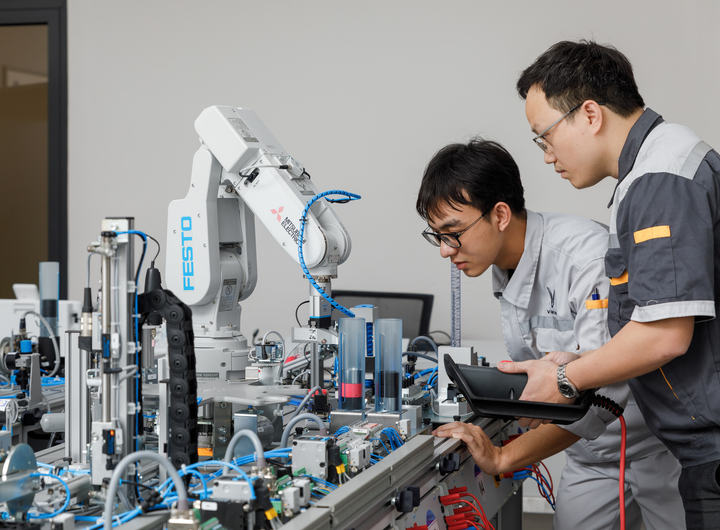 VinFast hợp tác đào tạo Cao đẳng chuyên ngành cơ điện tử và Kỹ thuật ô tô - 3