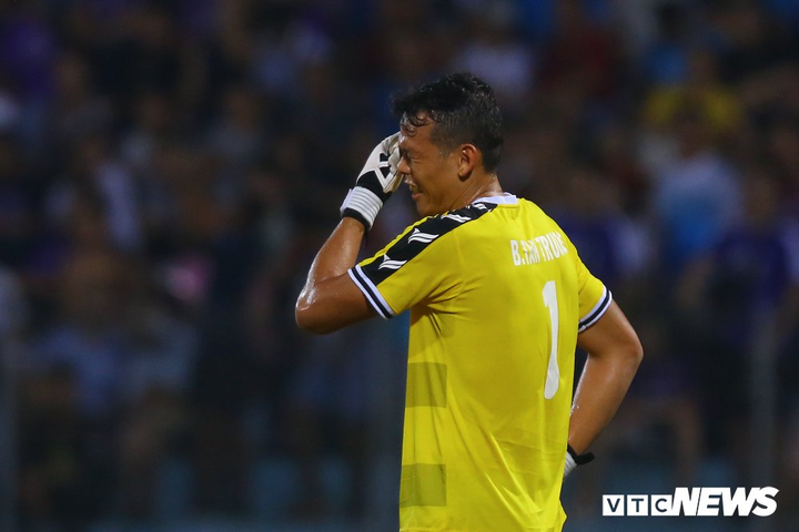 HLV Chu Đình Nghiêm: Thủ môn Tấn Trường sắp về Hà Nội FC - 1