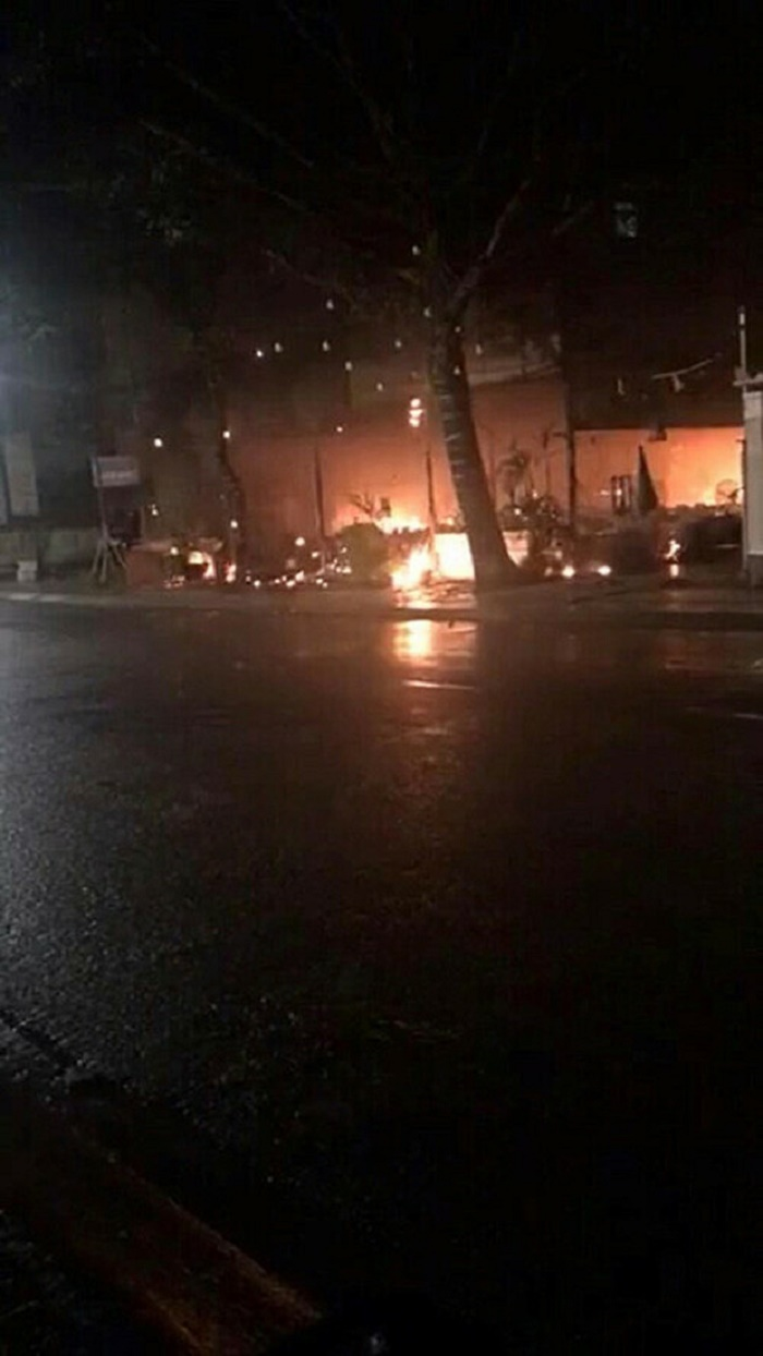 Nhà hàng của MC Nguyên Khang bất ngờ cháy rụi khi vừa mở lại sau dịch - 1