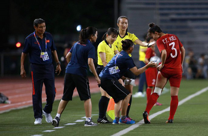 HLV Park Hang Seo hứa mời 'thần y' chữa chấn thương cho Chương Thị Kiều - 1