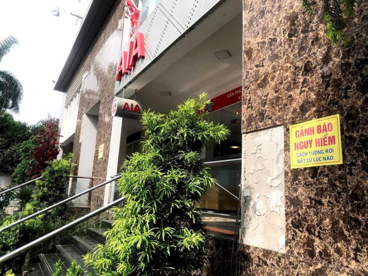 Chung cư đã xuống cấp, cư dân vẫn mòn mỏi chờ 'sổ hồng' - 3