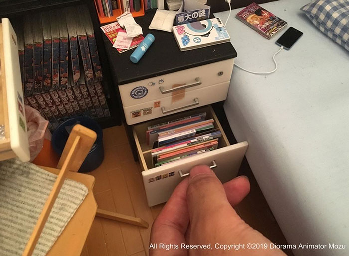 Nghệ nhân Nhật Bản 'hô biến' lớp học, tòa nhà trở nên bé xíu - 1