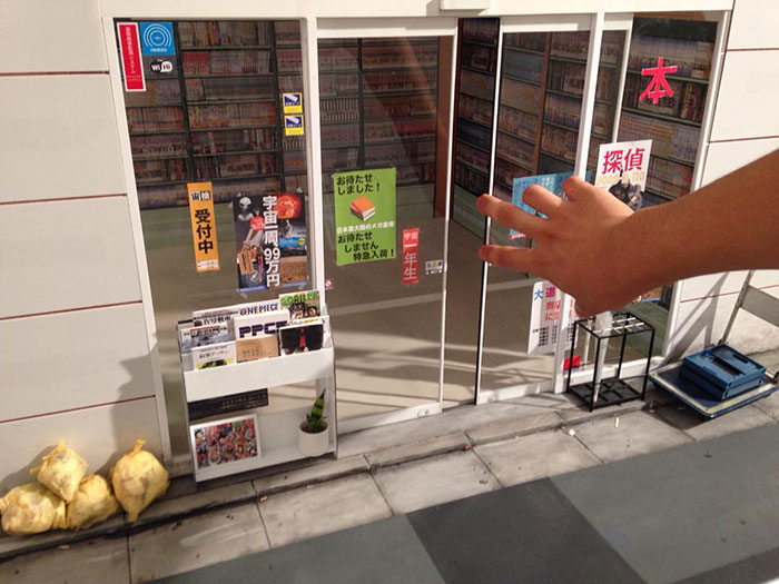 Nghệ nhân Nhật Bản 'hô biến' lớp học, tòa nhà trở nên bé xíu - 2