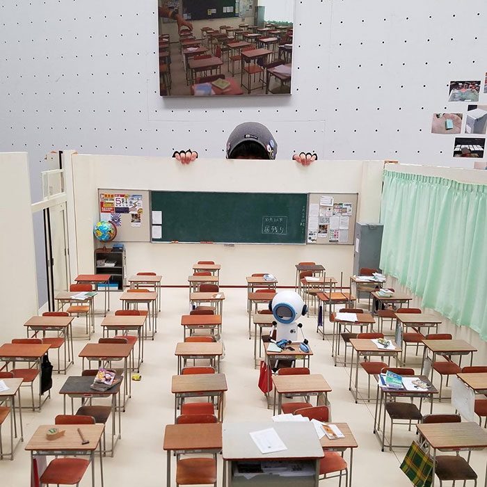 Nghệ nhân Nhật Bản 'hô biến' lớp học, tòa nhà trở nên bé xíu - 11