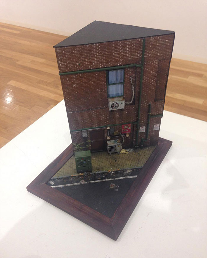 Nghệ nhân Nhật Bản 'hô biến' lớp học, tòa nhà trở nên bé xíu - 9