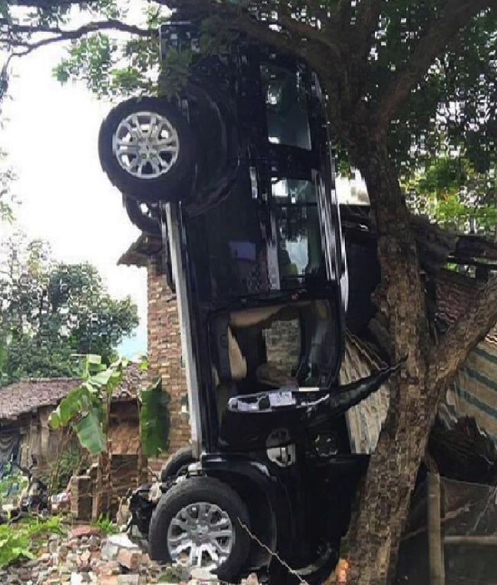 Vì sao nguyên bí thư huyện ở Cao Bằng tông chết 3 người chỉ phải nhận án treo? - 2