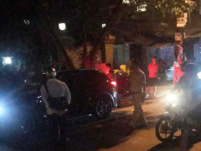Công an Hải Phòng nổ súng trấn áp nhóm côn đồ cố thủ trong xe lúc nửa đêm - 1