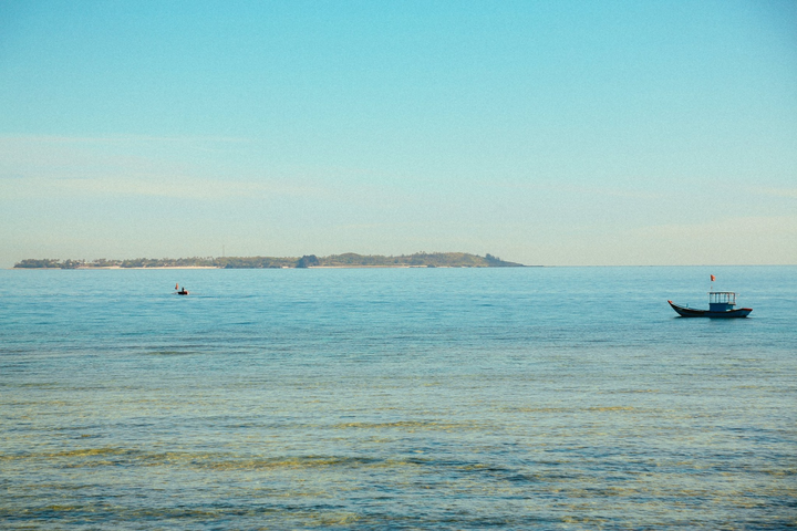 Khám phá vẻ hoang sơ, hùng vĩ của huyện đảo giữa lòng biển cả - 5